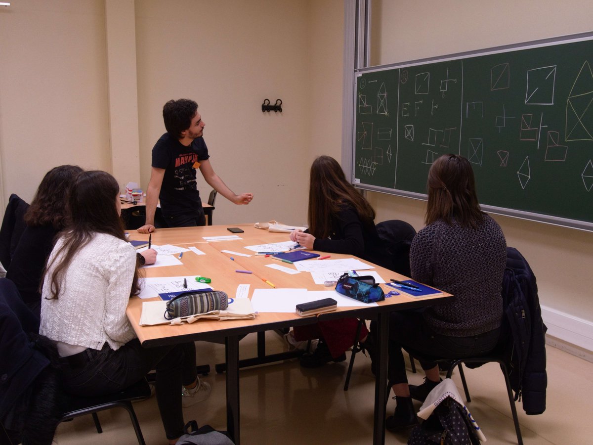Binaire donne la parole aux deux majors de la première agrégation d'informatique qui a eu lieu en 2022 : Pablo Espana Gutierrez et Solène Mirliaz lemonde.fr/blog/binaire/2… cc @chtruchet
