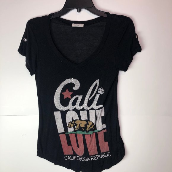 d_catcher86's tweet photo. So good I had to share! Check out all the items I'm loving on @Poshmarkapp from @77suzyc #poshmark #fashion #style #shopmycloset #gucci #daytrip: https://t.co/Vr6kYeMVSV https://t.co/BIt8QbLX3h
