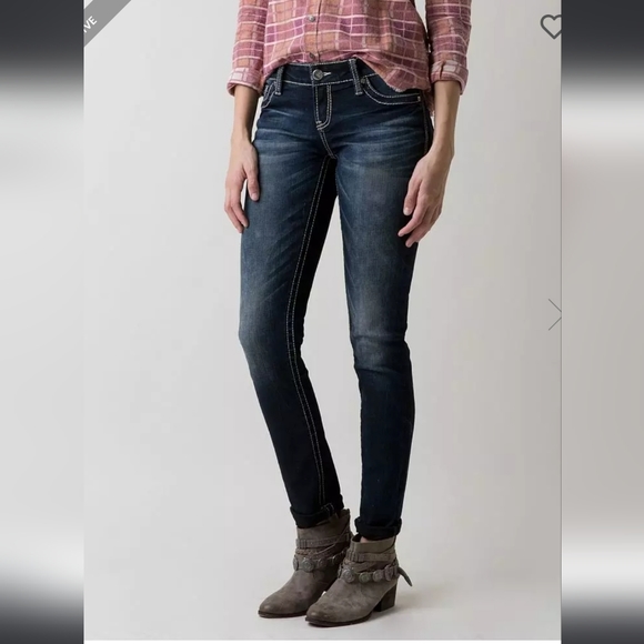 d_catcher86's tweet photo. So good I had to share! Check out all the items I'm loving on @Poshmarkapp from @77suzyc #poshmark #fashion #style #shopmycloset #gucci #daytrip: https://t.co/Vr6kYeMVSV https://t.co/BIt8QbLX3h