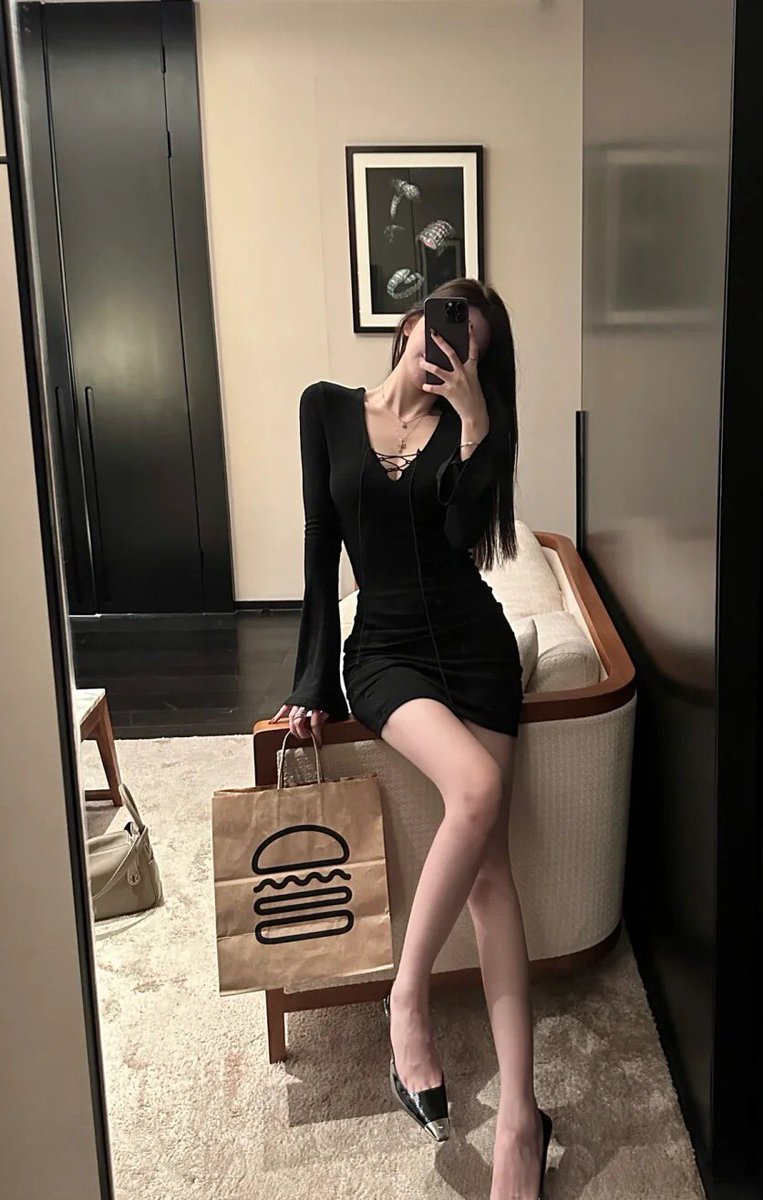 SafiatulH's tweet photo. 🧚‍♀️🧚‍♀️🧚‍♀️
It's always lonely at night.
#东莞 https://t.co/xmWNqv5TnT
