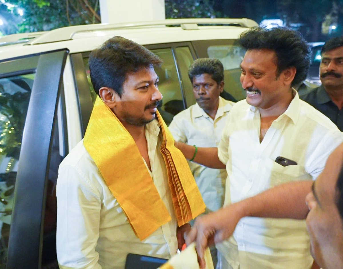Anbil_Mahesh's tweet photo. மாண்புமிகு தமிழ்நாடு முதலமைச்சர் @mkstalin அவர்களின் வழிகாட்டுதல்படி ஈரோடு(கி) தொகுதியில் மதசார்பற்ற முற்போக்கு கூட்டணி வேட்பாளர் @evks அவர்களின் வெற்றிக்காக (1/3) https://t.co/UveyMjnGFy