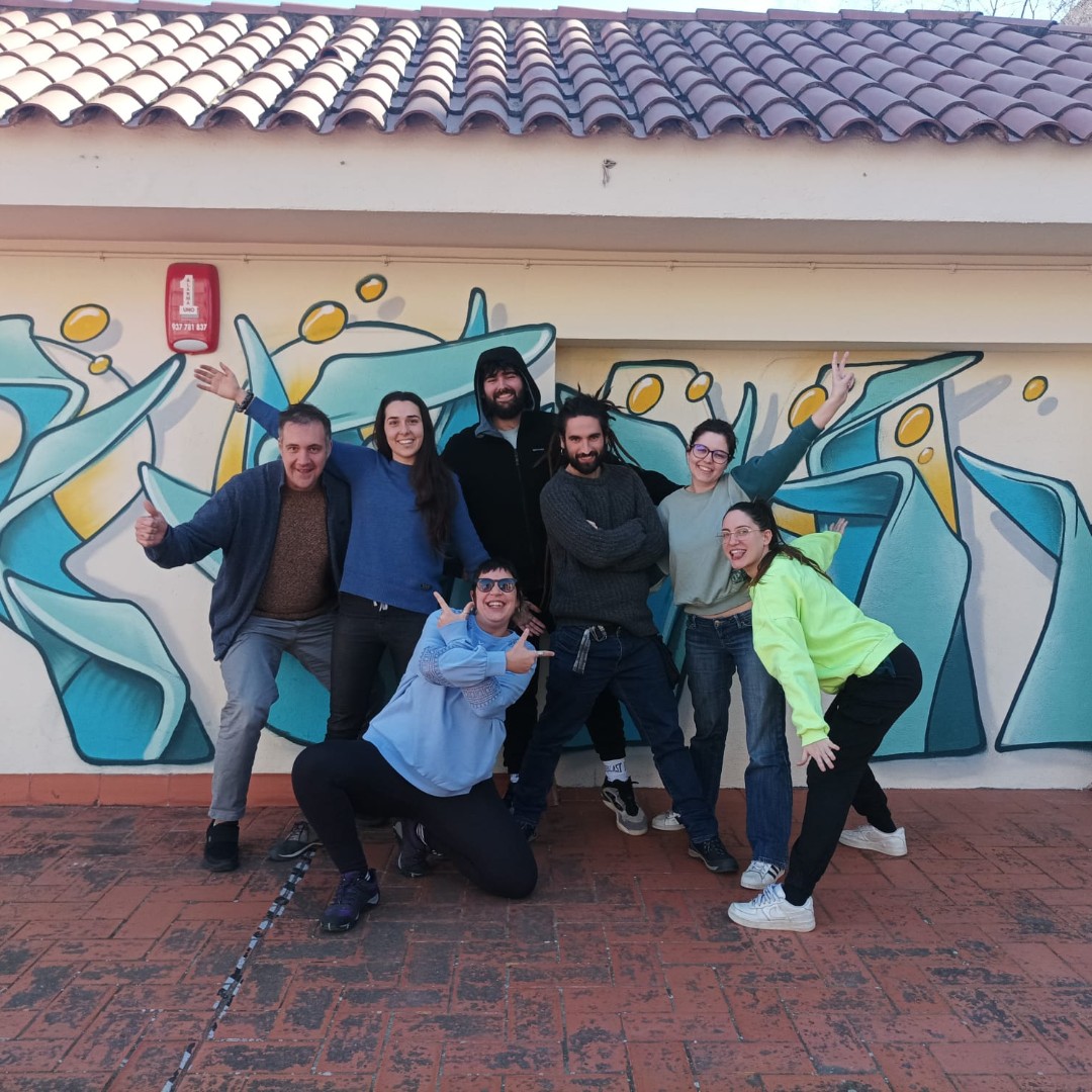 joventutcat's tweet photo. 📸 Tanquem l’acompanyament del programa #ObrimVia en participació juvenil fet amb l’equip de professionals de joventut de l'@ajuntamentbdv
👌 Aprenentatge dinàmic, sostenible i un munt d’eines! Preparats/des per a la pròxima edició?
#Formació #TransformacióSocial @periferica_la https://t.co/QTYU3Al4Uy