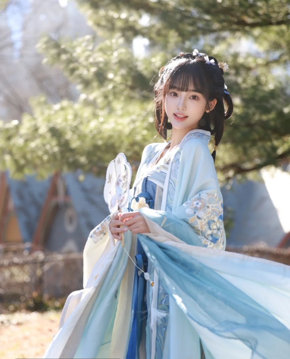 好美的小姑娘
好美的汉服
好美的中国文化
#大美中国 #中华传统文化