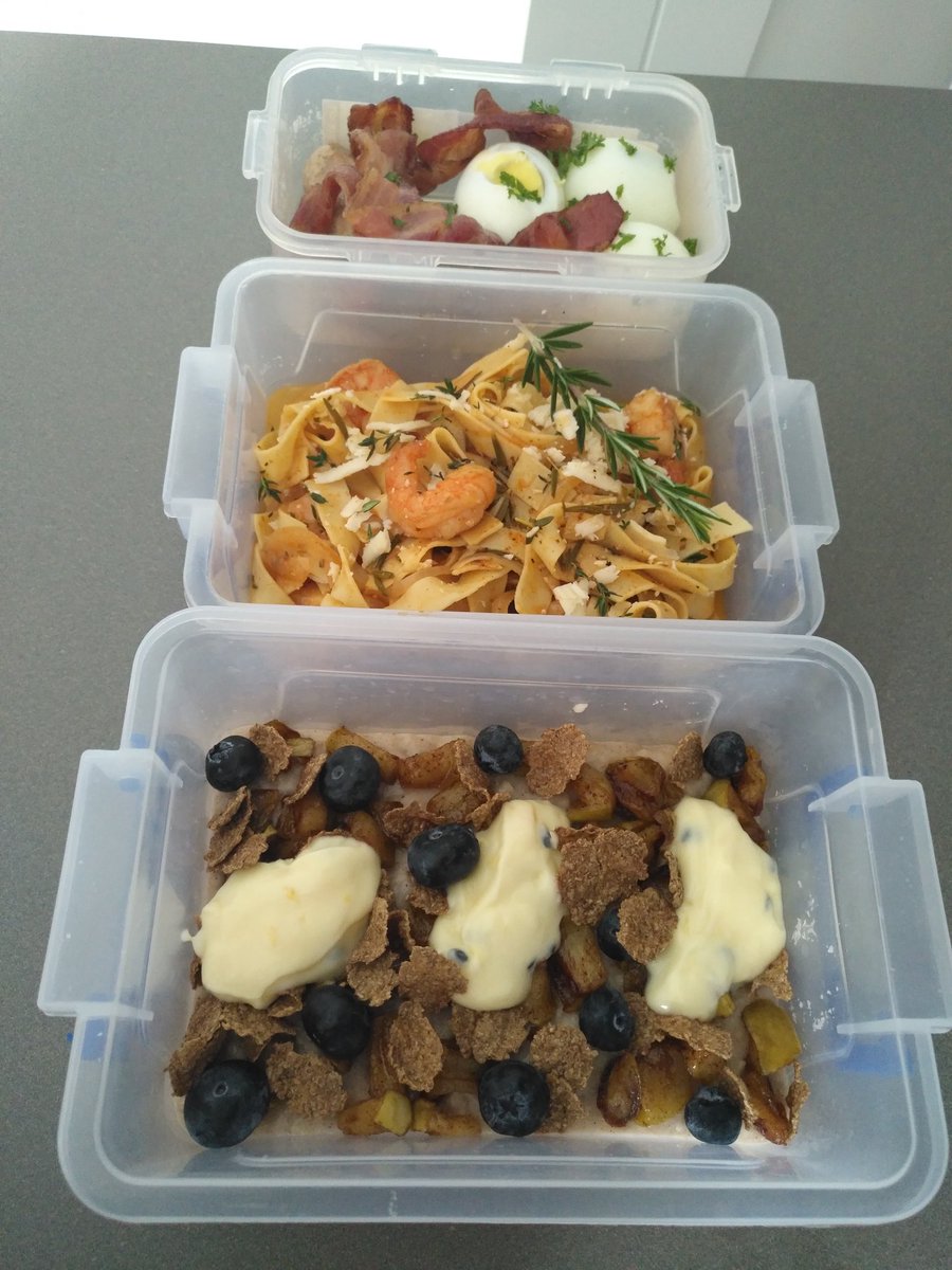 Mannaganization's tweet photo. Nothing beat the feeling of realizing that Tupperwares infront of you are fully packed with your breakfast and lunch ~ Cinnamon Oat Porridge, Paprika Lime Prawns Pasta, Soft Boiled Eggs&that Crispy Becon ๐ฅ #HappyFriday #CuisineWorld https://t.co/FayM2UrCeS