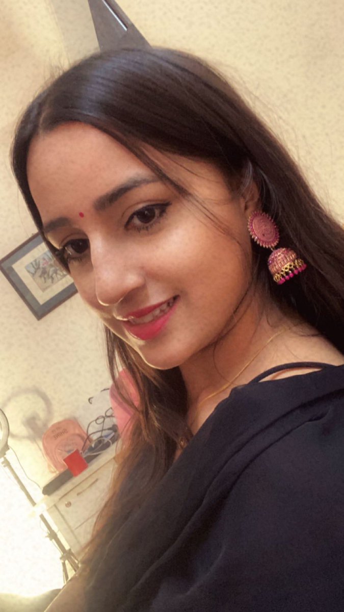 sonamthecoder's tweet image. Black is love ❤️ #black #saree