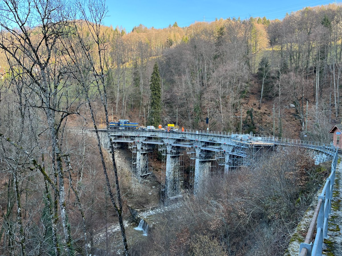 MartiSuisse's tweet photo. VIADUC DE LA BAYE - CLARENS
Une Baye qui donne le vertige !
https://t.co/Ks5ej4IqfM https://t.co/QBBiHg5Fbg