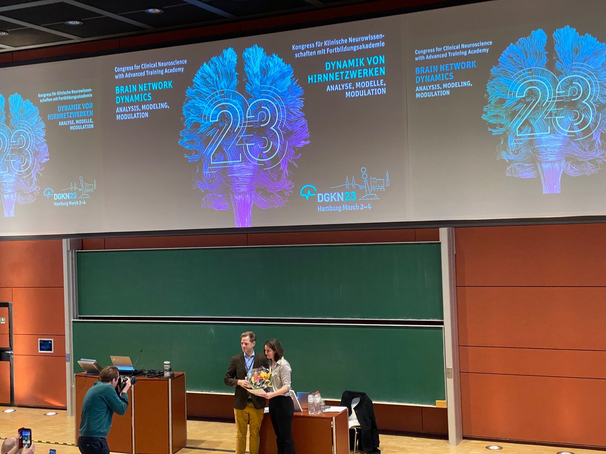 Congratulations to <a href="/rlofredi/">Roxanne Lofredi</a> for winning this years prize by the <a href="/dgkn_news/">DGKN</a> for her excellent paper published in <a href="/Brain1878/">Brain</a>!  

(paper here:
academic.oup.com/brain/article/…)