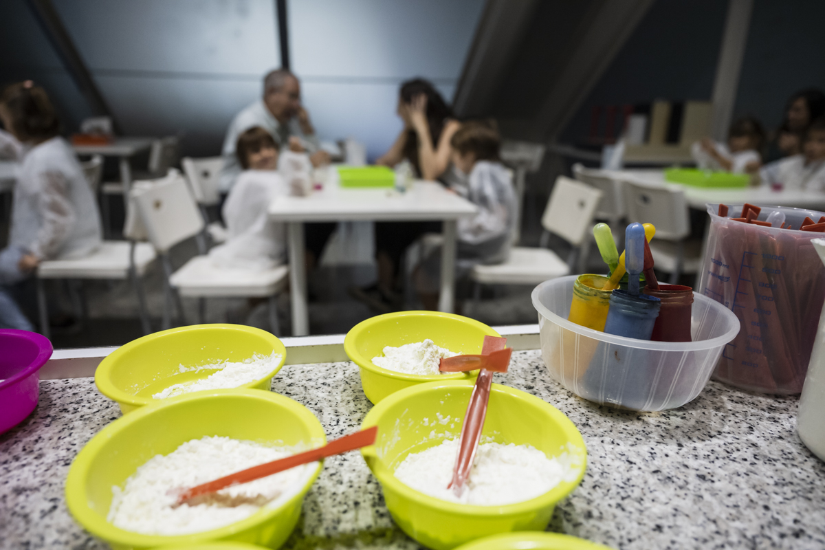 CACiencies's tweet photo. 🧪Los talleres de #CienciaaEscena siempre son un buen plan para el fin de semana

#Científicoporundía 
#QuímicaenAcción
#CienciaInvisible
#SOSPlanetaCAC

Por 3,5 euros, sin necesidad de comprar la entrada del #MuseudelesCiėncies

https://t.co/RDisKqMolk https://t.co/5FqK1m18lB