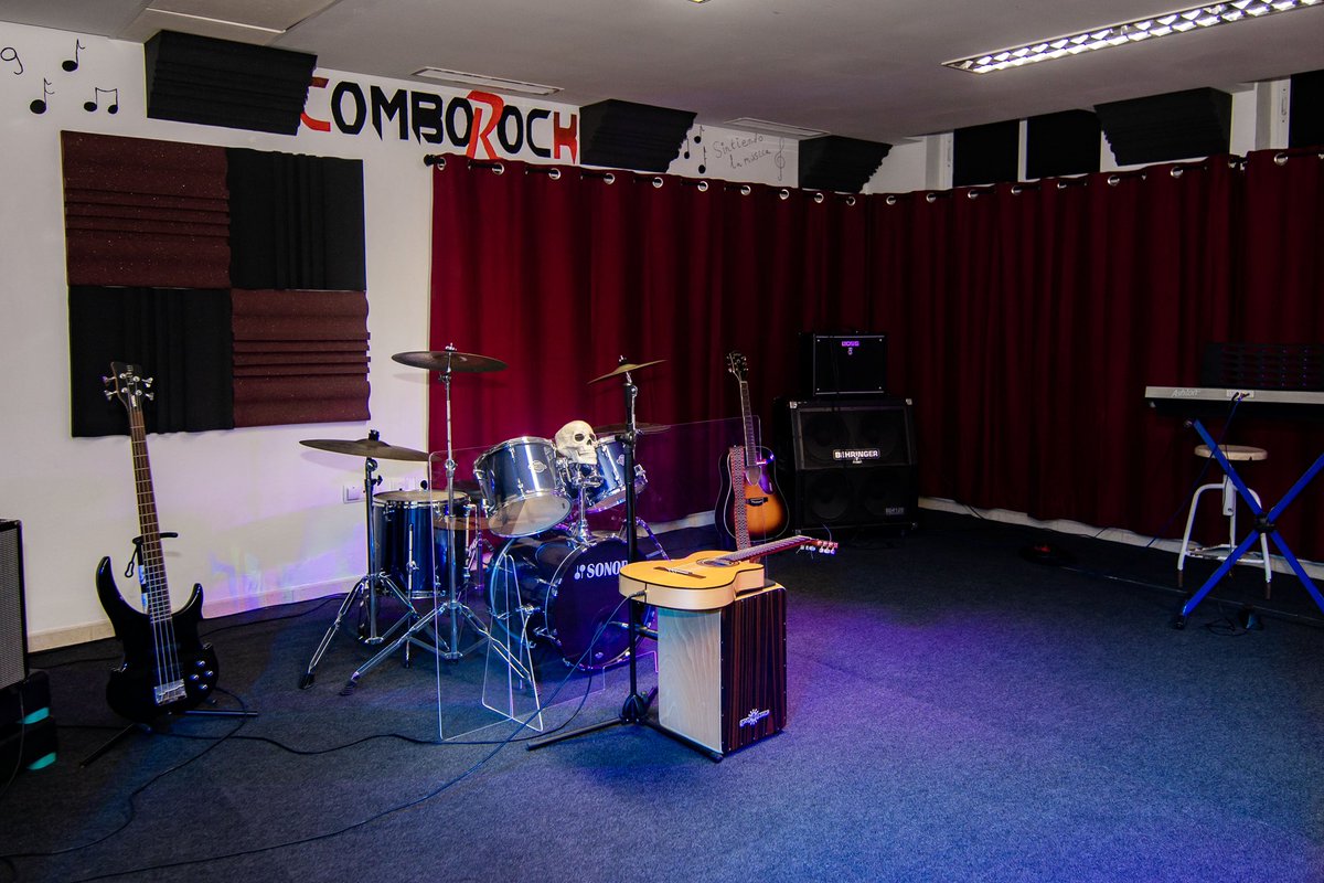 GabrielCruzSt's tweet photo. 🎸Hemos dado el pistoletazo de salida a una nueva edición de ComboRock que este año estrena un aula renovada, amplia dos meses la formación de l@s chic@s. La edad de los participantes se extiende hasta los 27 años y ponemos en marcha clases de ‘Combo Junior’ (10 a 14 años). https://t.co/EDvpoRuKhG