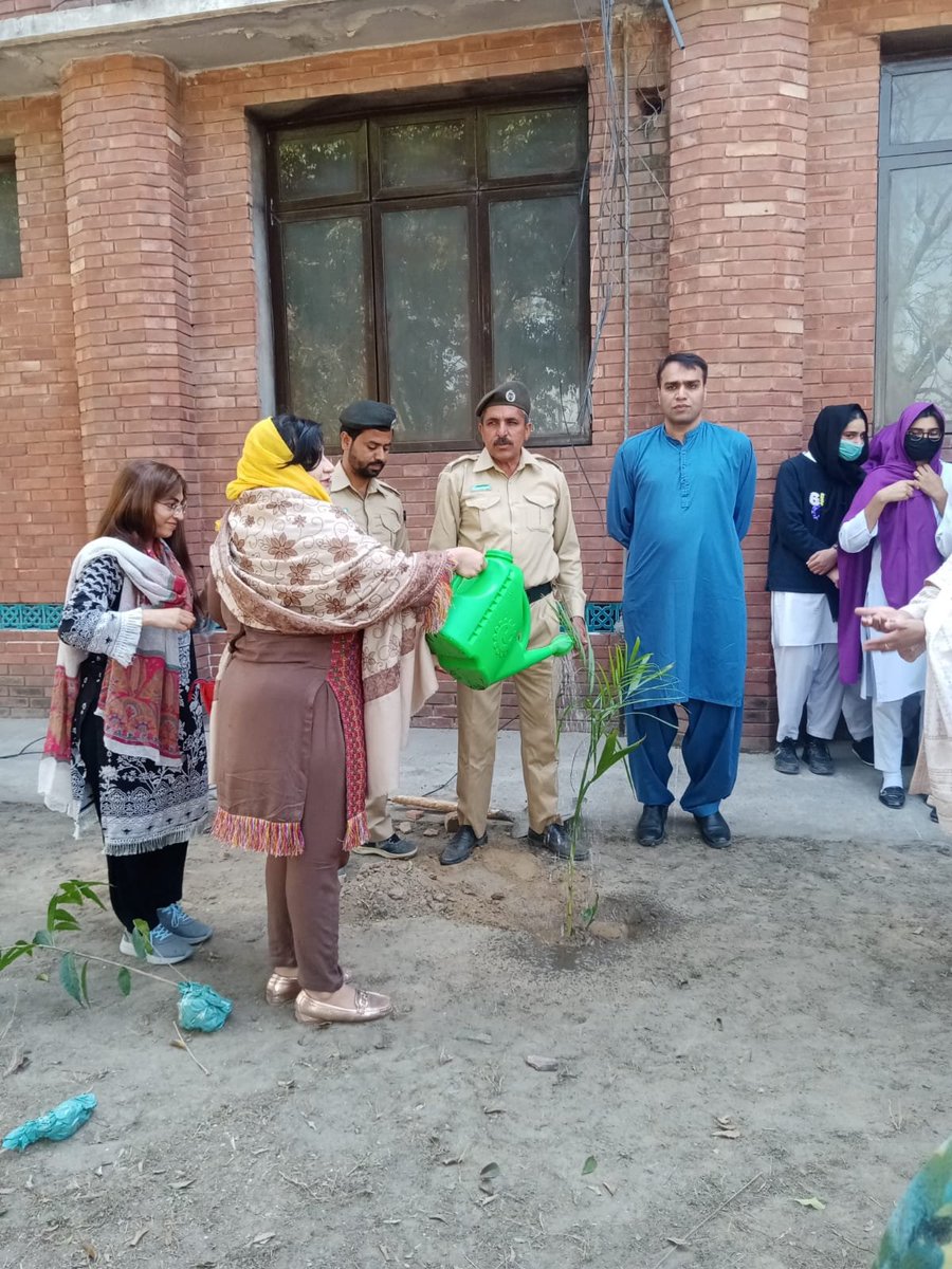 DCGRW's tweet image. Plantation drive at Govt. Rehmat Ali College Pasrur road by Forest Department Gujranwala along with teaching faculty &amp;amp; students.

#SpringPlantation
#Gujranwala
#ClimateActionNow 

@CS_Punjab 
@CommissionerGu3
