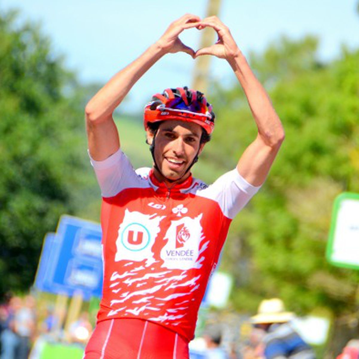 Ton coeur est toujours là et ne bougera pas de ce maillot. 
On pense fort à toi Romain ❤️