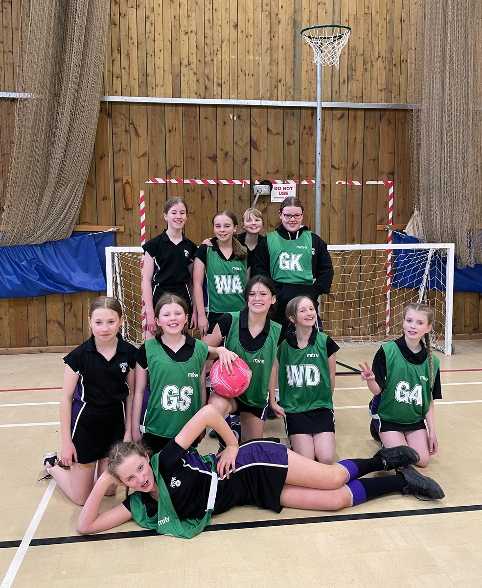 ParksideCulling's tweet photo. Our Year 7 netball team @ilkleygrammar last night.
#ParksidePE
#Teamwork
#resilience https://t.co/vRNUQFcHOn