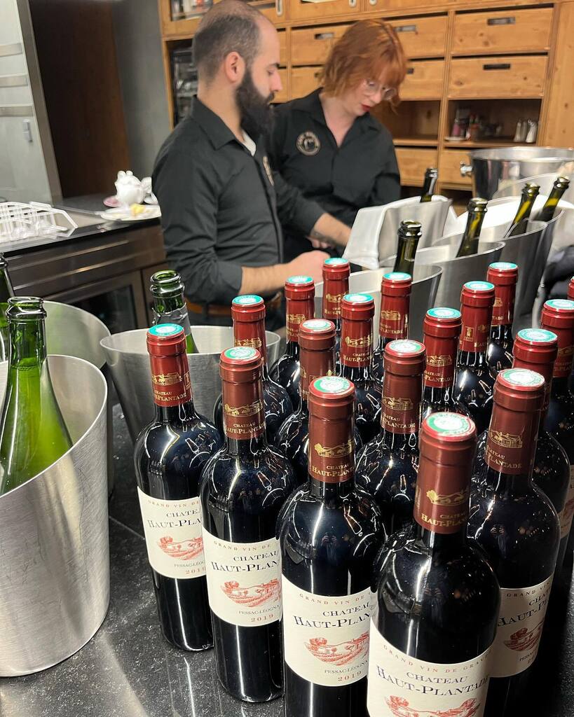wanibalcoutinho's tweet photo. #Bordeaux from today until sunday. New #astronautwines on the horizon ?
#vinalies @concours_vinalies @pessacleognan @vinse2m @cafemaritimebordeaux https://t.co/vikFBBdiio https://t.co/li0rEesBRy