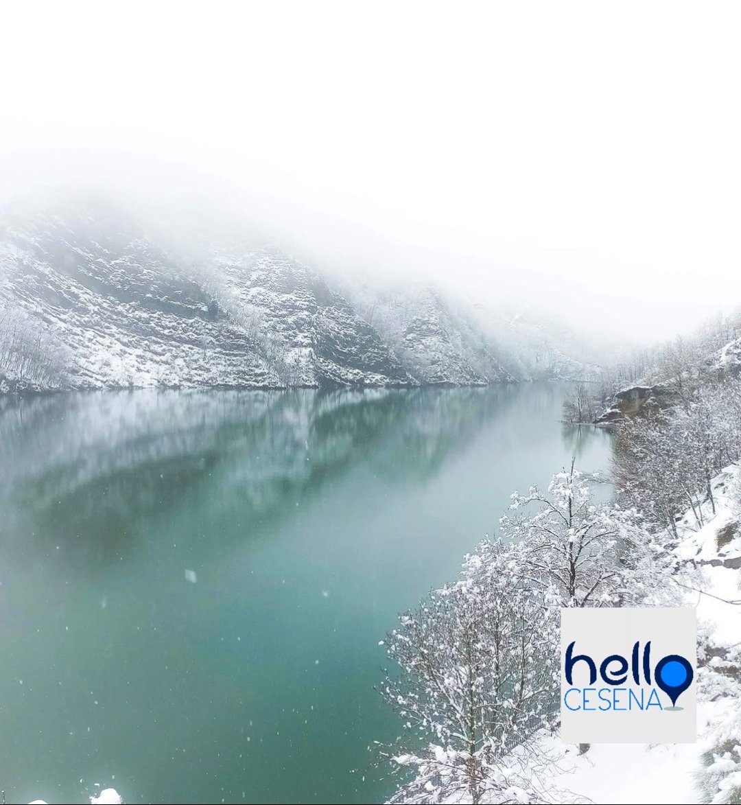 hellocesena's tweet photo. In attesa dalla tracimazione della Diga di Ridracoli, che dovrebbe avvenire a breve, godiamoci queste bellissime foto (del profilo ig di emiliaromagnameteo) della diga avvolta dalla neve ☃️😍
#HelloCesena #Cesena https://t.co/yVKLQ4p3PP