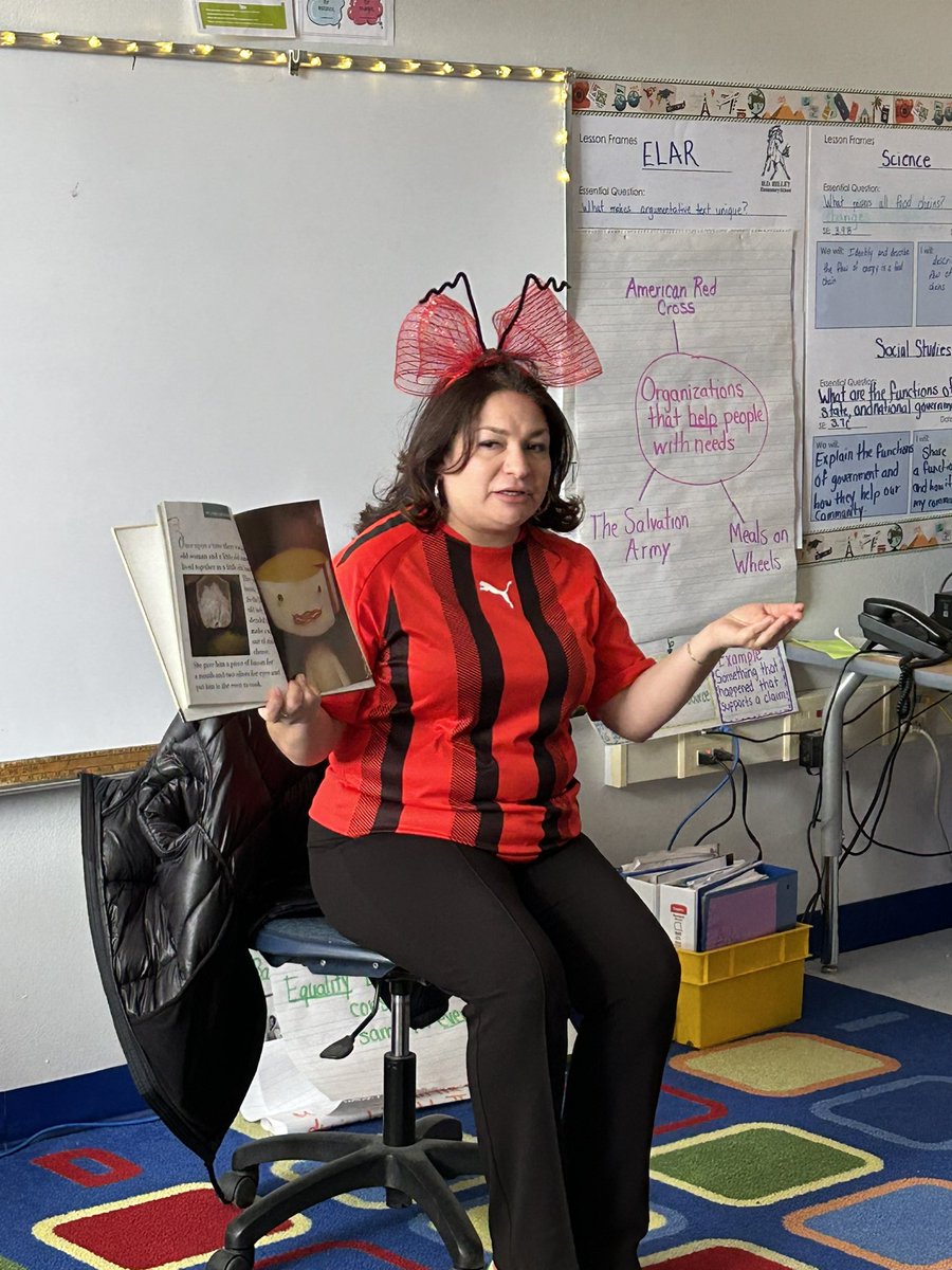 VEspinoza_SSMS's tweet photo. We had a wonderful time today with @rmorales_HDHES. Thank you for inviting our Warrior coaches to be mystery readers at Hilley for RAA week. #TeamSISD @SSanchez_MS @SSMS_AlvarezE #LibrarianBrags @Sparks_Interest https://t.co/VECe9QerA5