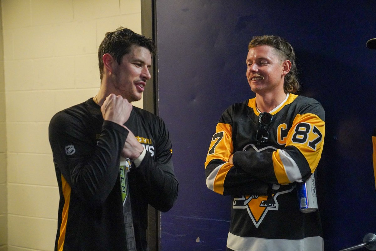 penguins's tweet image. A quick visit with some fans after tonight's game.

Hi Cam Smith 👋