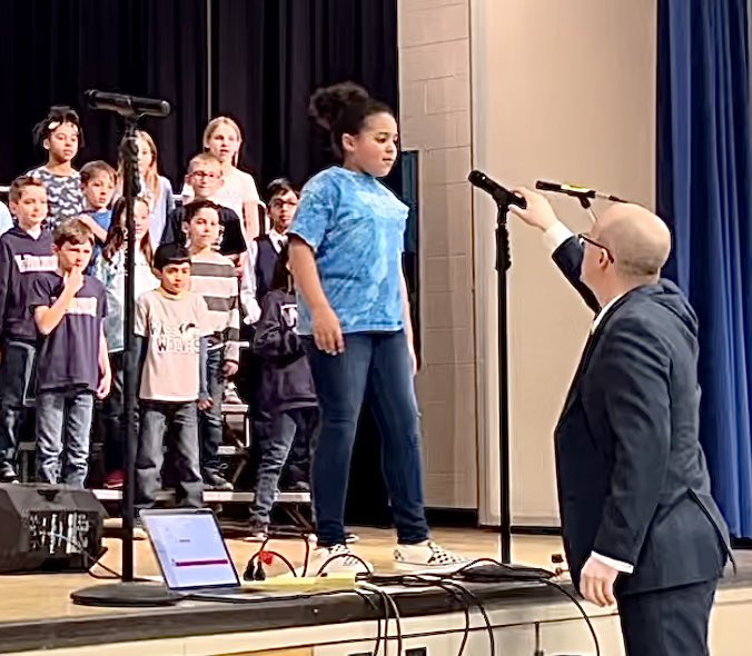 jdcross76's tweet image. Tonight we enjoyed a great performance by the @WassWolves 3rd grade team. They took us on a journey around the world to celebrate diversity with a wonderful ensemble of cultural sounds! Bravo wolf pack! @PrincipalJansen 👏🏾🎤🎼🌍