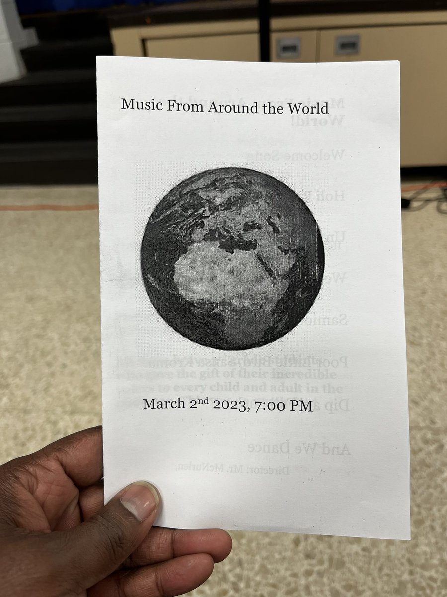 jdcross76's tweet image. Tonight we enjoyed a great performance by the @WassWolves 3rd grade team. They took us on a journey around the world to celebrate diversity with a wonderful ensemble of cultural sounds! Bravo wolf pack! @PrincipalJansen 👏🏾🎤🎼🌍