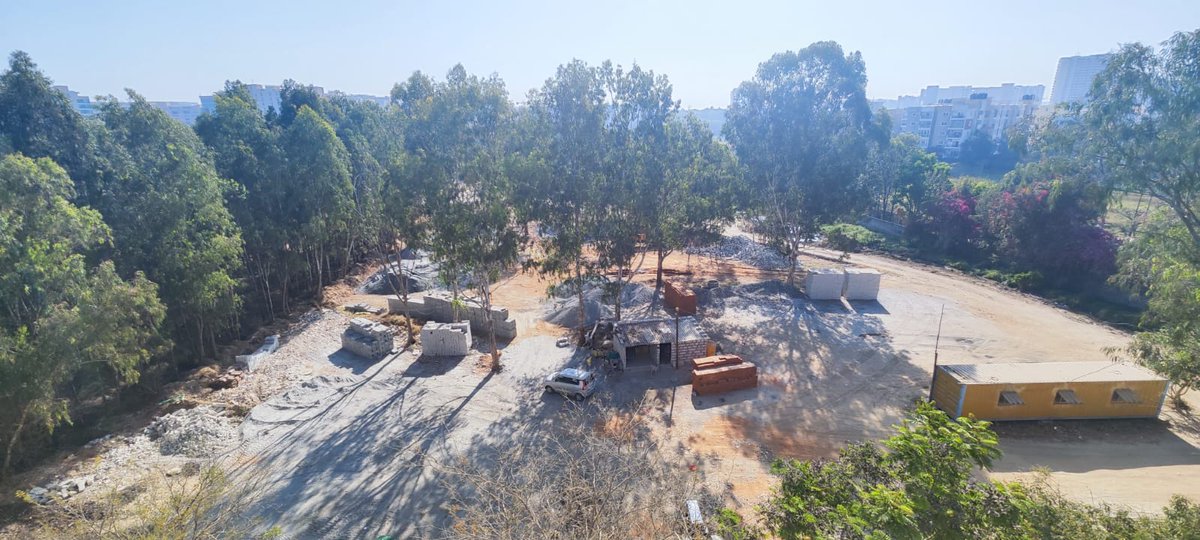 shr4van's tweet photo. @esgindia1 @MTFJalShakthi @ArvindLBJP @east_bengaluru @tv9kannada @AsianetNewsSN 

Lands besides Saul Kere being used to carry out M-Sand Business. Strong winds blow M-Sand into nearby residents homes, causing breathing issues &amp; polluting buffer zone towards #SaulKere https://t.co/bSqZ6LQ1PD