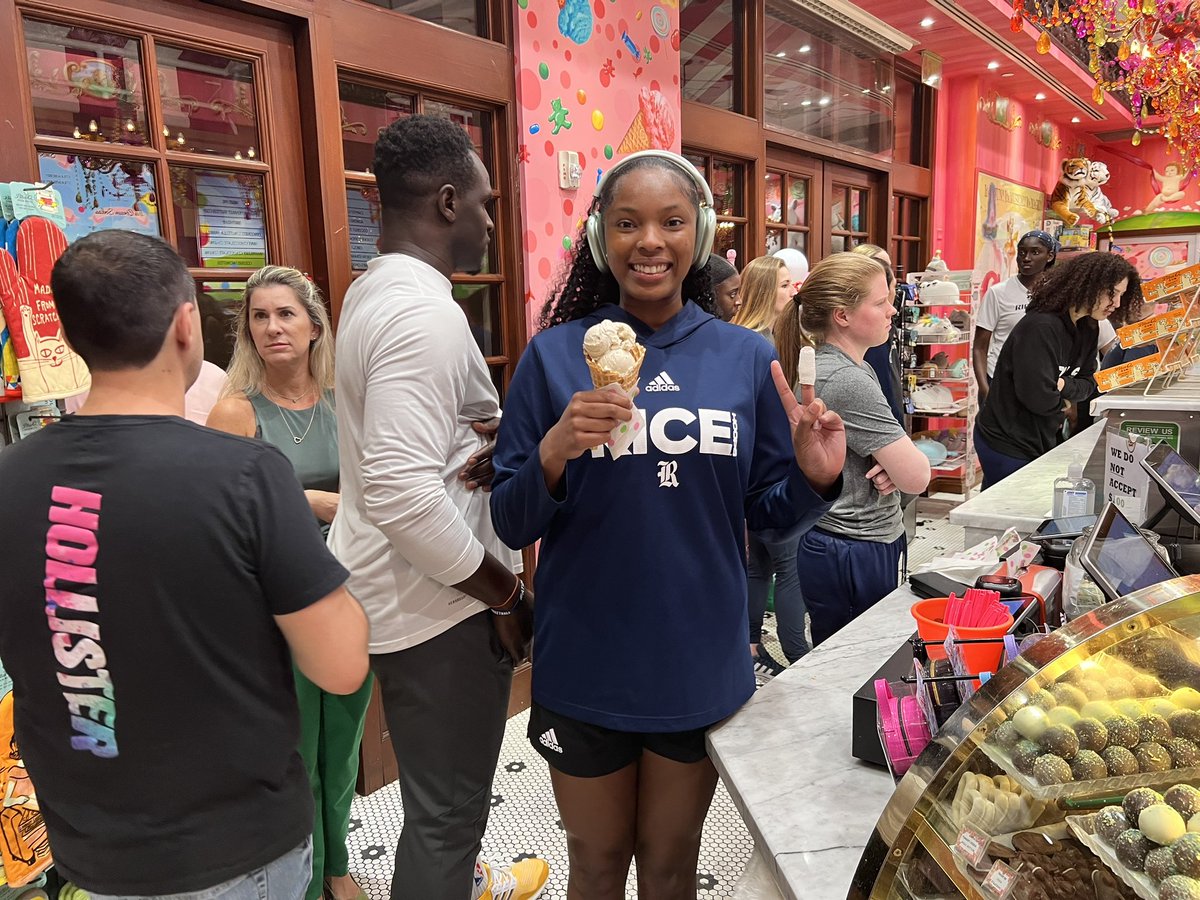 RiceWBB's tweet photo. Left Boca Raton with a sweet feeling! 🍦 

#GoOwls👐 x #AtOwlCost https://t.co/kpPQdMq8UM