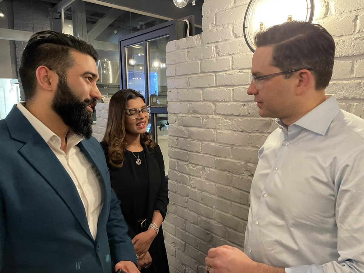 TylerCalver's tweet photo. Thank you @PierrePoilievre for taking the time to stop in &amp; visit with community members in Kitchener South - Hespeler. Your positive message of hope, &amp; how we can get more people working again was greatly appreciated by everyone in attendance. @kshcpc https://t.co/1ycMFX8vk2