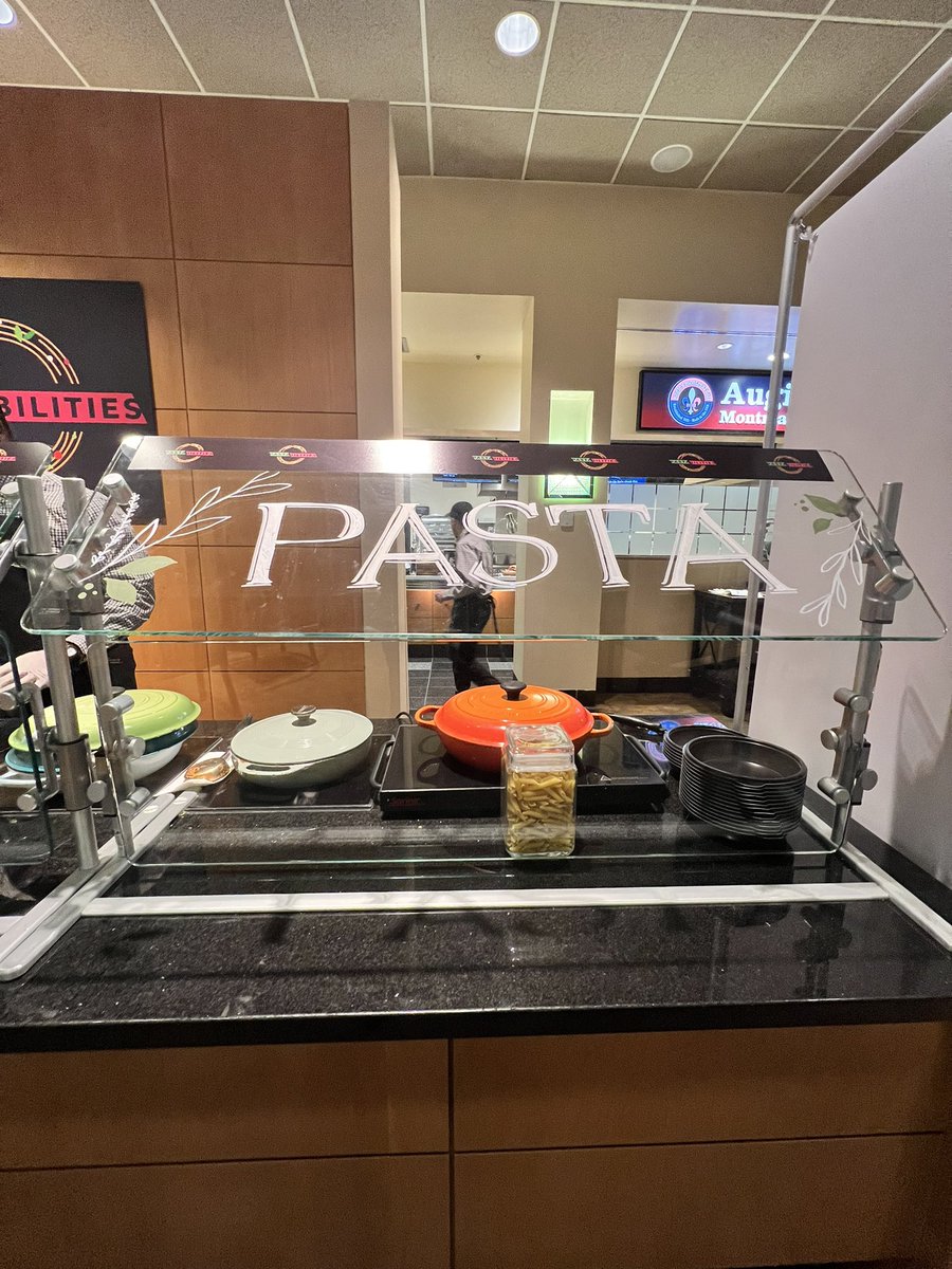 sharktankeats's tweet photo. Image the “pasta”bilities! If you’re on our club level tonight, be sure to check out our customized pasta location. Choose your favorite pasta and toppings to make it your own. Located outside section 116. #anythingispastable https://t.co/ydUg6zpca1