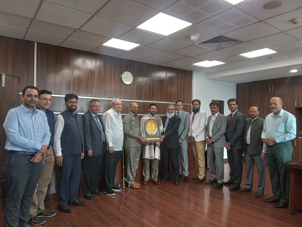 IPEPCIL_India's tweet photo. We would like to thank @PoEMumbai for inviting our delegation to meet @ProtectorGenGOI. It was a very fruitful discussion and hope this leads to positive steps in achieving safe and legal migration of Indians. Thank you @MEAIndia for your support
@PMOIndia @DrSJaishankar #JaiHind https://t.co/cInCpMhKmL