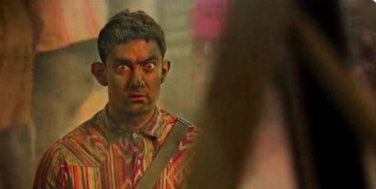 Riyu28's tweet image. Not a meme but Iyer watching Jethalal playing holi with Babita