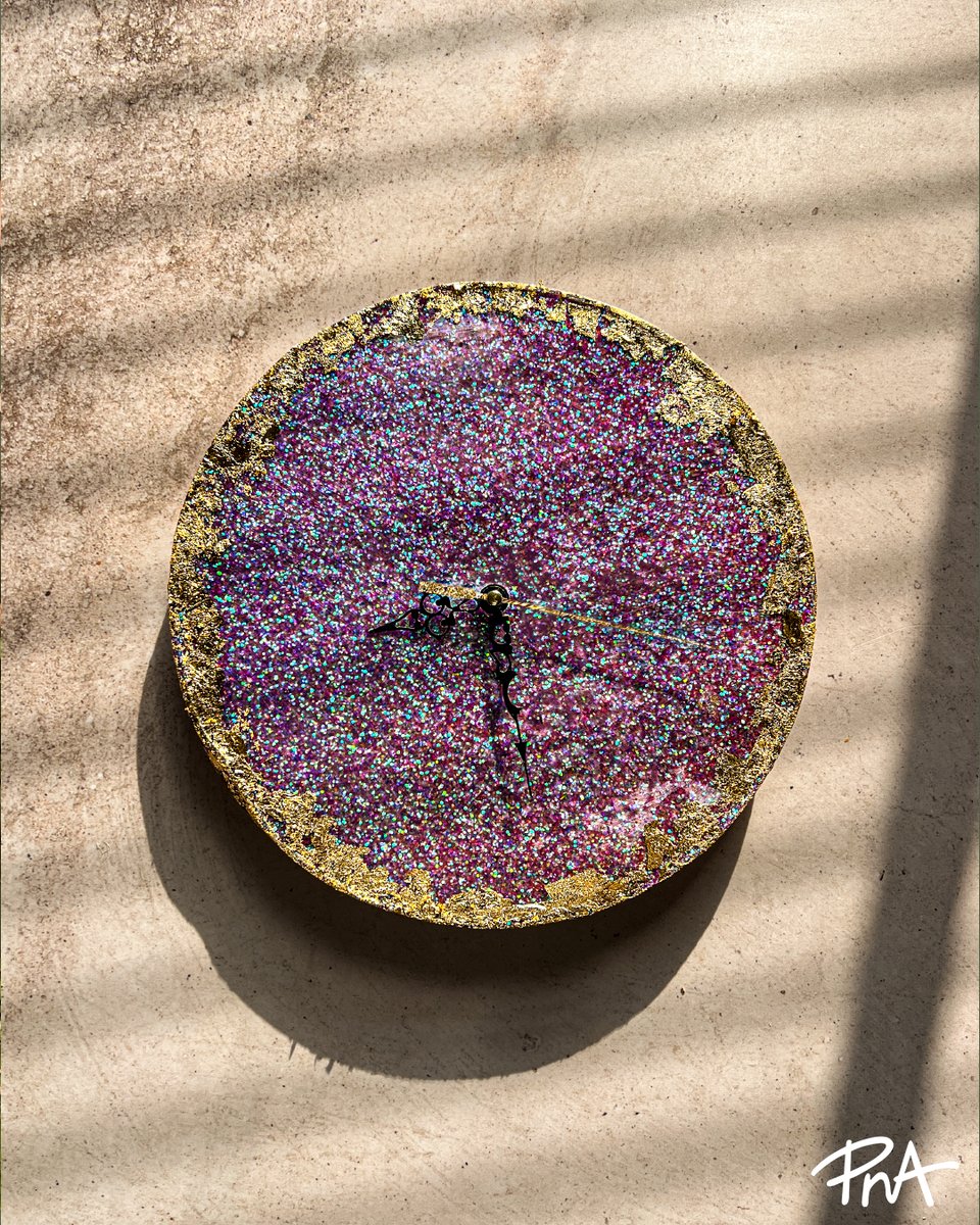 PNASouthAfrica's tweet image. Looking for a stylish way to stay on top of your schedule? Craft a sparkly clock with supplies from your local PNA store and never be late again!  🕐✨

#diy #diyclock #glitterclock #pna #craftinspiration #glitter #glittercraft