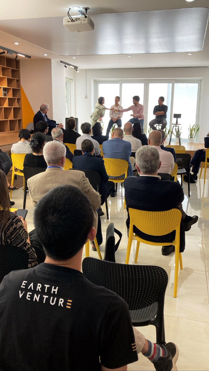 Place au panel de discussion avec notre hôte @EarthvcH ; FEBE Ventures ; Index Asia &amp; Fram^ Investment 🙌🏻 des acteurs importants de l’écosystème Tech au Vietnam 🇻🇳 &amp; en Asie 🌏 #FrenchTech #ChooseFrance