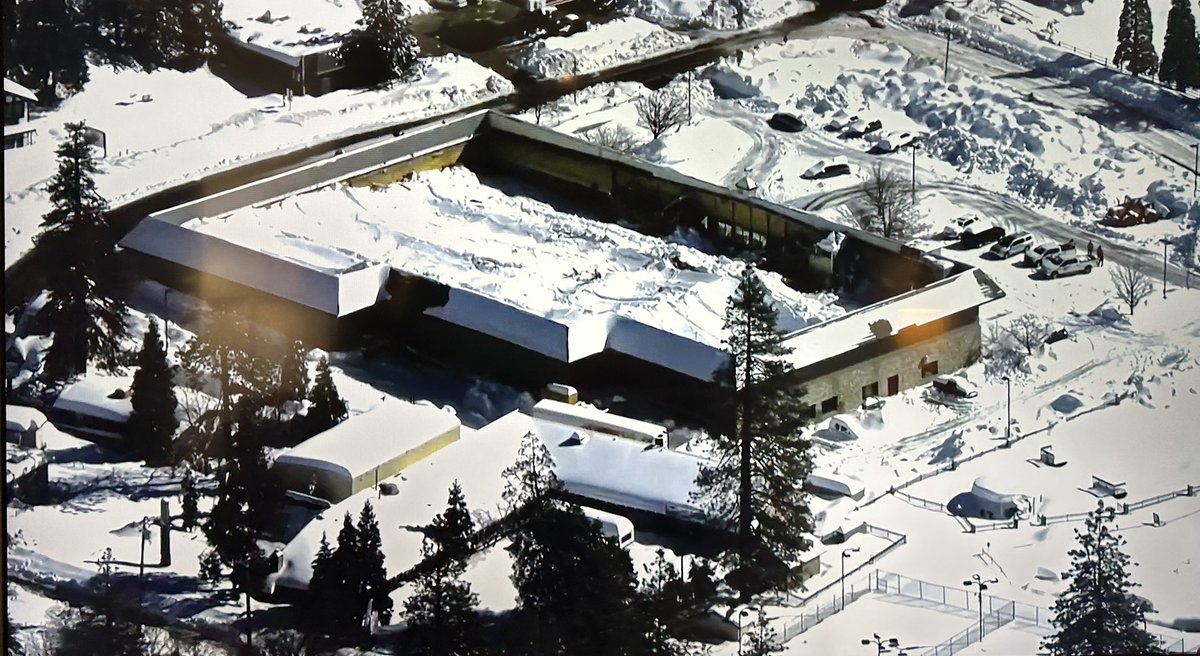 weatherechowx's tweet photo. Inside Edition with coverage of San Bernardino mountains including grocery store collapse #castorm where record 100 inches fell past week #diggingout https://t.co/CykcFmg3lH
