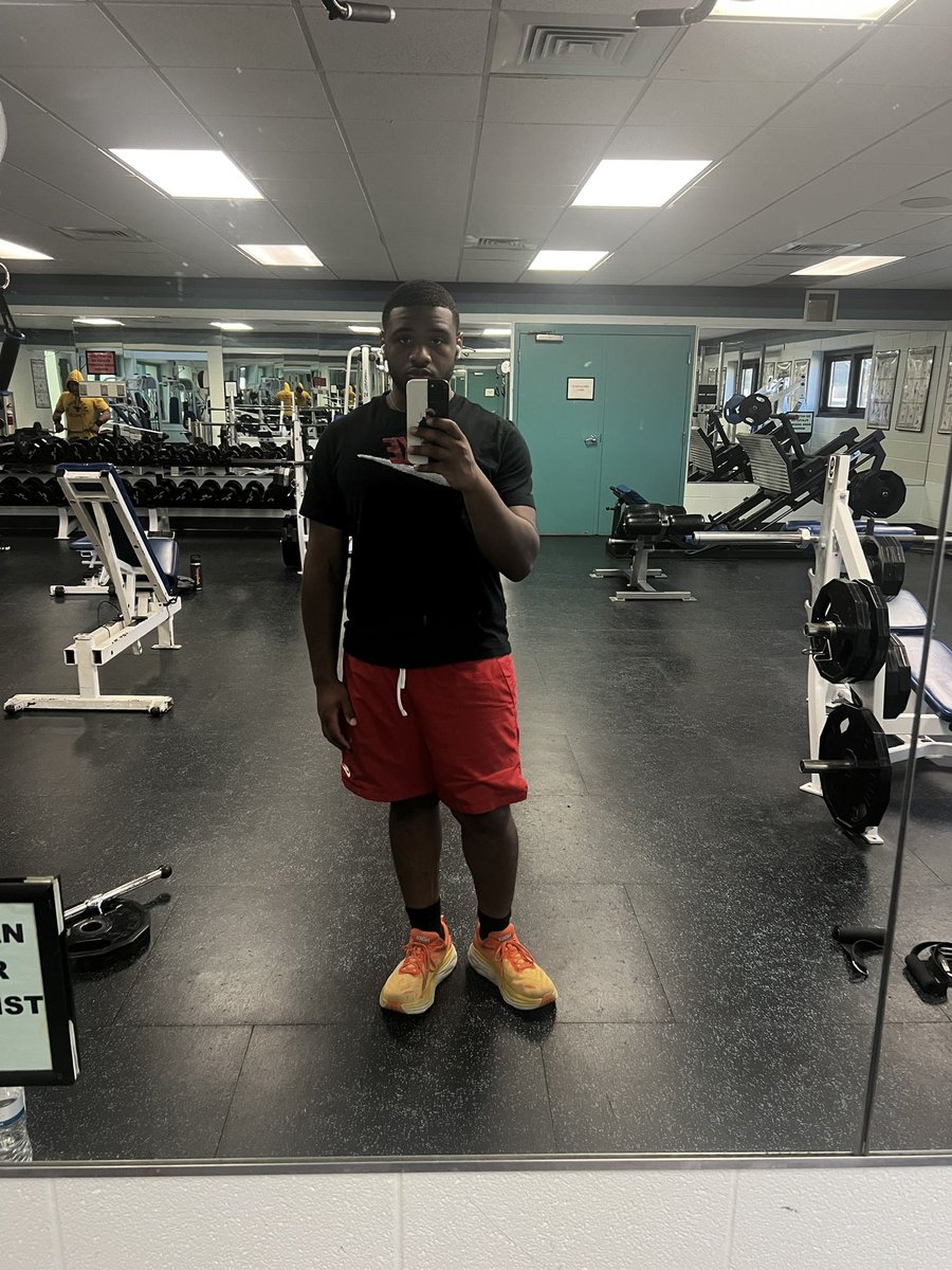 cmpuck347's tweet image. Anything possible