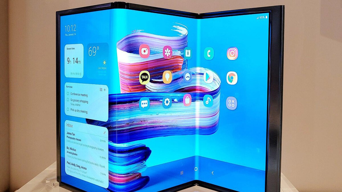 TechnicalSkyin's tweet photo. Samsung just showcased this Flex s 
#Samsung #flexs #foldable #innovation https://t.co/1bhMDcOZkN