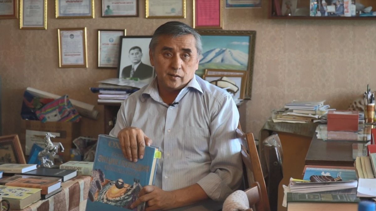 Гапыр Мадаминов – человек гений, по мотивам жизни которого сняли сериал «Агай». Он бился с нашей системой, чтобы открыть экспериментальные гимназии в Баткене, на границе с Таджикистаном. Средний бал по ОРТ  его выпускников - 173 балла!