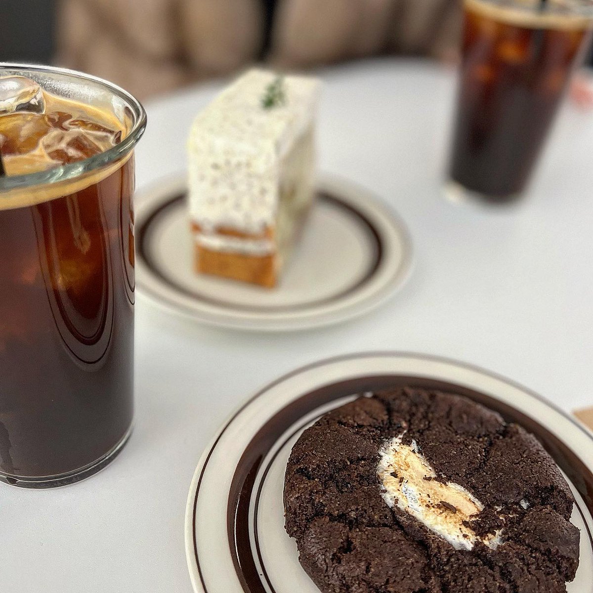 BengaLuana's tweet image. After the yoga is over, it's time for some dessert.😁😁