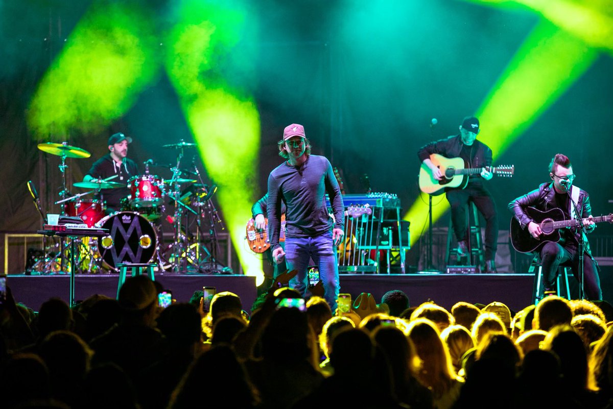 Spotify's tweet image. Little town outside of Knoxville 🎤 Thank you to @MorganWallen, @GibbsEagles and all the fans for a surprise show we'll never forget. #OneThingAtATime