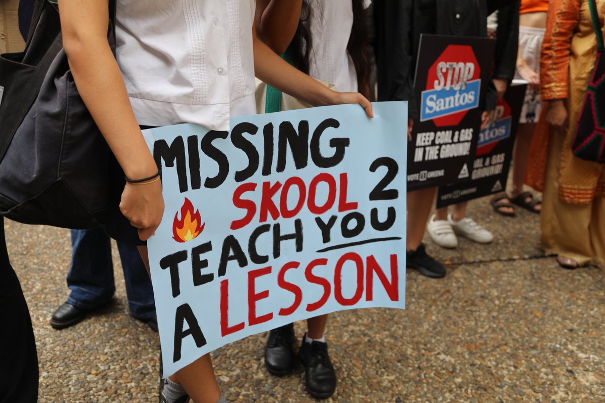 MehreenFaruqi's tweet image. The atmosphere was electric today, rallying in the pouring rain at the @StrikeClimate protest in Sydney. 

#SS4C #schoolstrike4climate