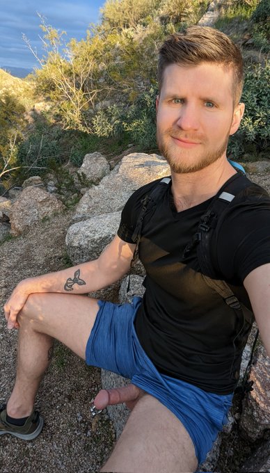 Got excited on the hike ? #gays #gaycock #gayotter #gayexhib #gayoutdoors #princealbert https://t.co