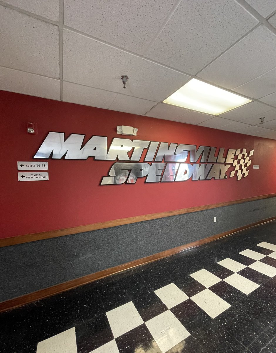 tjfeese's tweet image. Up close and personal with two of the “Greats”! #OnlyAtMVS #Fall22