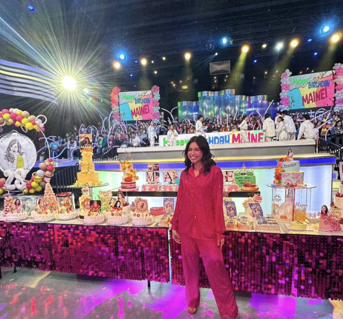 look at how happy she is! my sunshine 💛

HappyBirthdayMaineCute4ever
#MaineAt28 #MaineMendoza