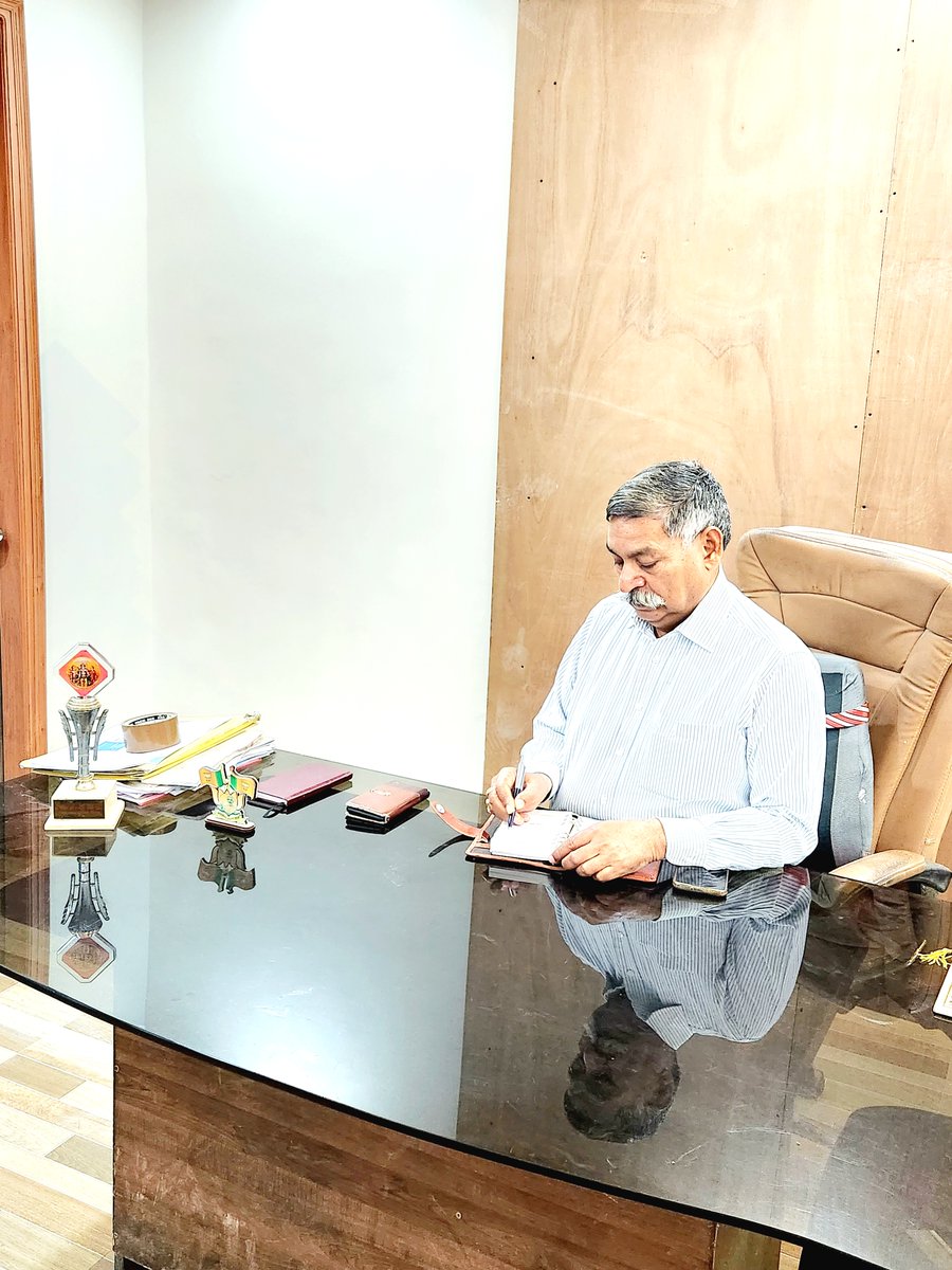 डरने वालो को नही मिलता कुछ ज़िन्दगी में, लड़ने वालों के कदमो में जहांन होता है।
शुभप्रभात🙏💐
#DDRWA
