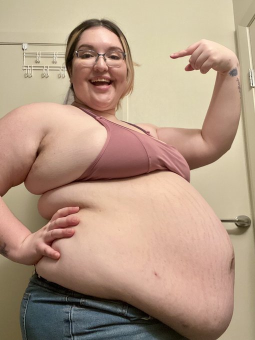 Watch Laura fatty's leaked NSFW photo on TwXstars