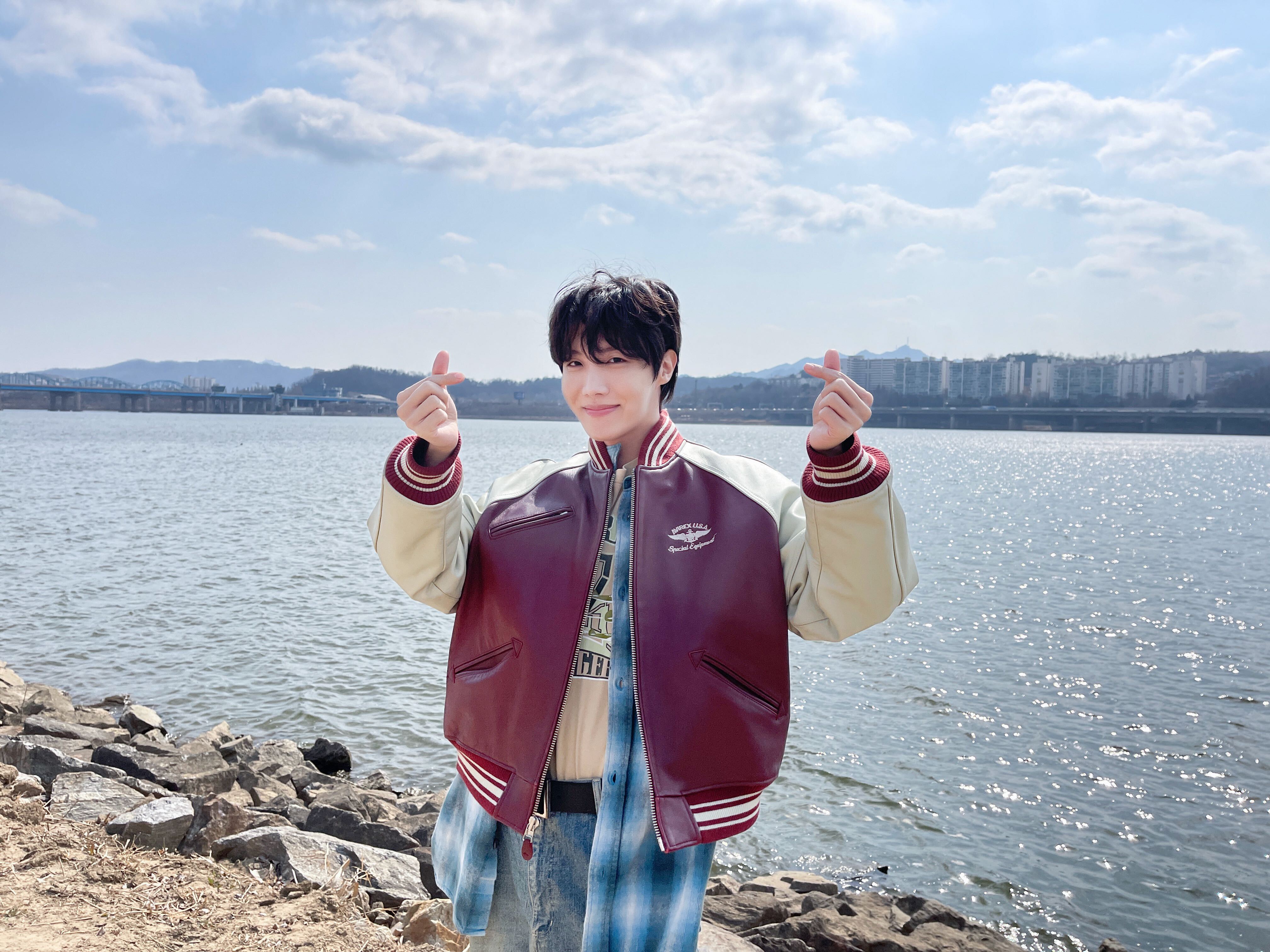 ☪︎ on the street (@jhopetrack) / X