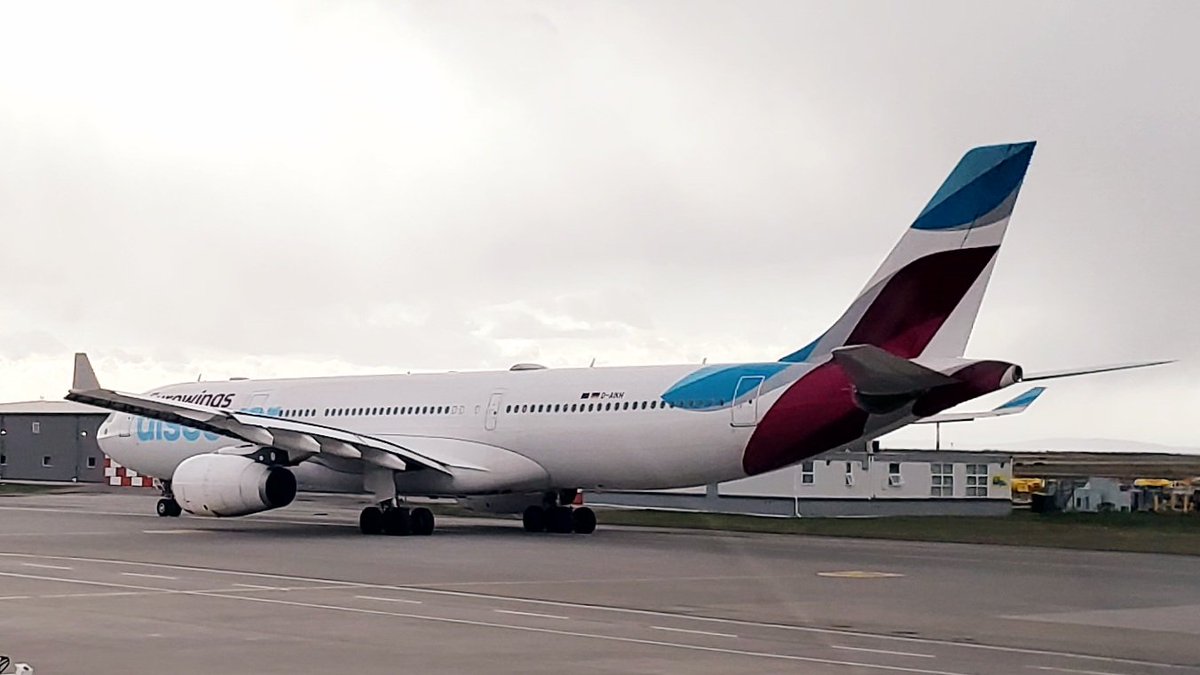 veryboeing's tweet photo. Eurowings Discover #A330 -343 #DAIKH heading to work at CYVR https://t.co/KQQevcnBOW