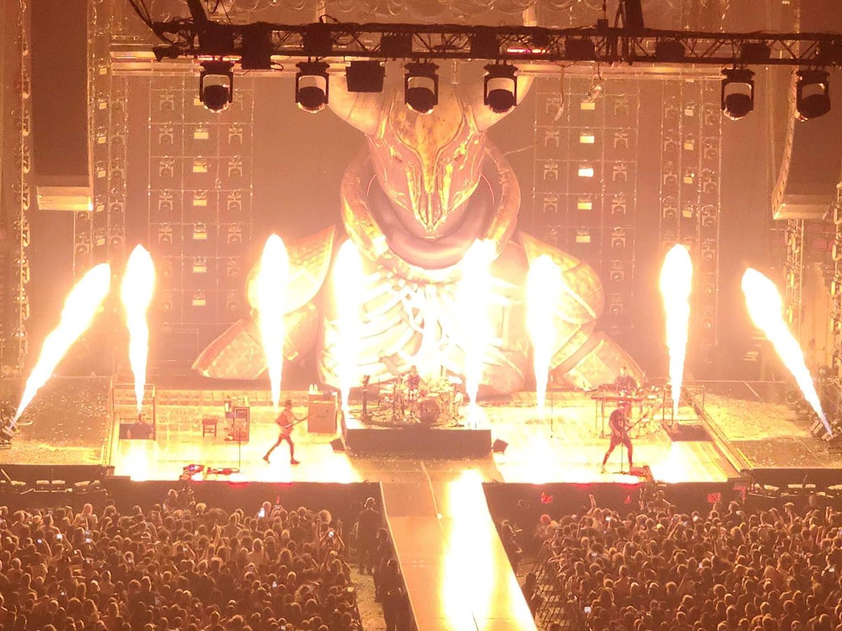 Saw Muse tonight with <a href="/bellatx/">Belle</a>. 

So good! 🤘🏻