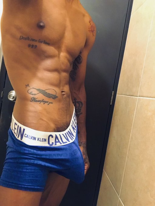 I&rsquo;m horny tonight 🔥🥵 https://t.co/72uArdudgZ https://t.co/9hOxDhu8Y9