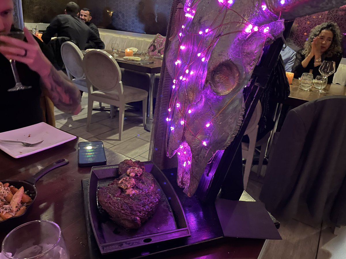 ShanghaiSix's tweet photo. “Hector, we need another cow skull on table 12!”

A meal with @TimothiustheGr8 @Lehalani at legendary #bartong in West Hollywood. 

Sorry, #NightGymPlus, no chance tonight. I mean, look at this. https://t.co/Dwfo6O7txi