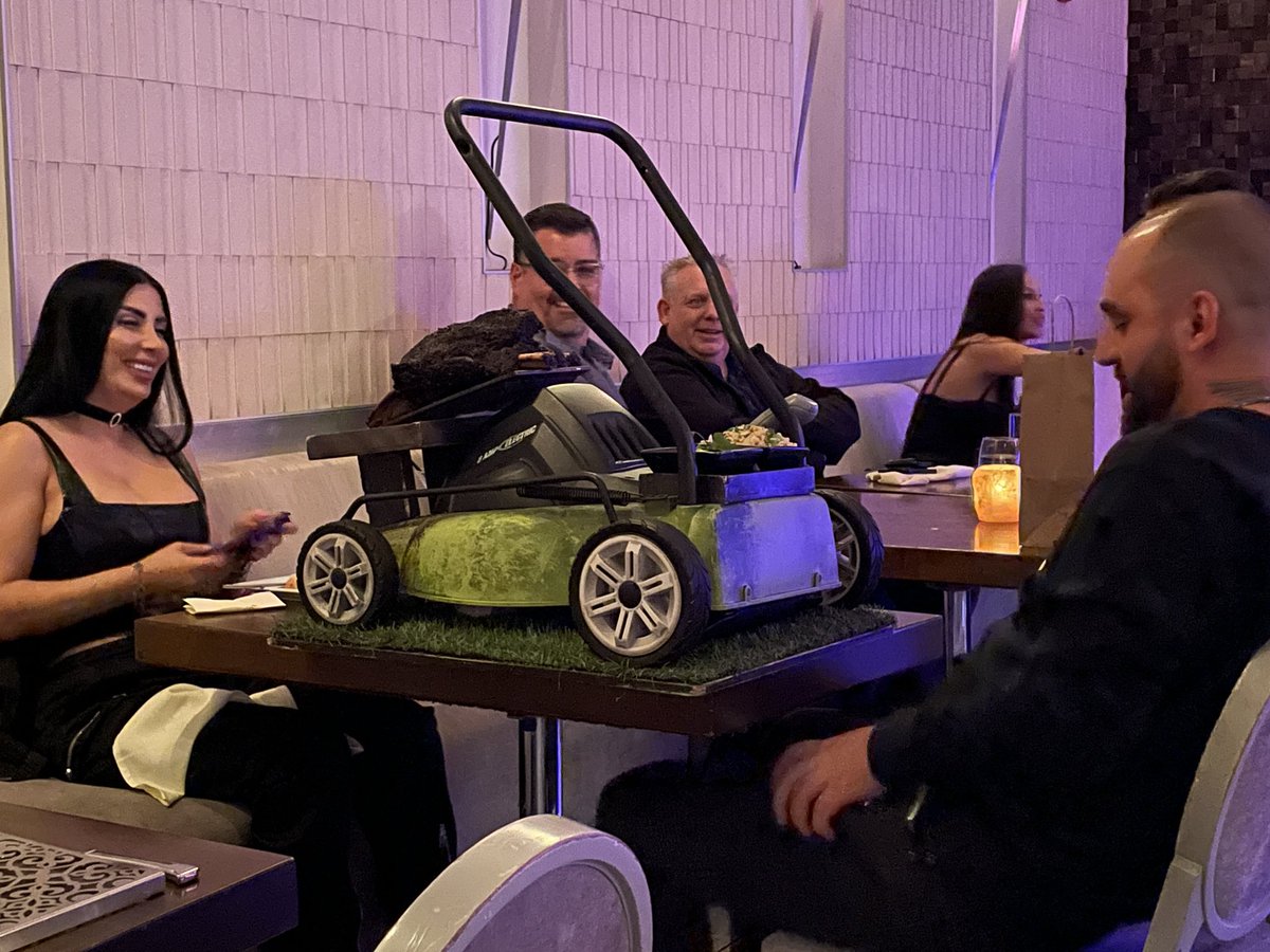 ShanghaiSix's tweet photo. “Hector, we need another cow skull on table 12!”

A meal with @TimothiustheGr8 @Lehalani at legendary #bartong in West Hollywood. 

Sorry, #NightGymPlus, no chance tonight. I mean, look at this. https://t.co/Dwfo6O7txi