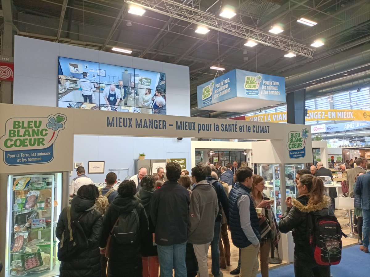 BleuBlancCoeur's tweet photo. [#SIA2023] C'est parti pour une nouvelle journée au @Salondelagri ! Aujourd'hui, c'est la communauté #BleuBlancCoeur qui sera à l'honneur sur notre stand E031 dans le Hall 1. N'hésitez pas à passer nous voir 😉 ! #BBCauSIA https://t.co/0XiPsmpDuE