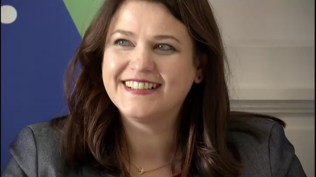 Im Studio von <a href="/1730Sat1live/">1730Sat1live</a> sprechen wir heute mit Susanne Wingertszahn, Vorsitzende des <a href="/DGBRLP/">DGB Rheinland-Pfalz / Saarland</a>, über die Warnstreiks im öffentlichen Nahverkehr und Frauen im Beruf. Die <a href="/Lufthansa_DE/">Deutsche Lufthansa</a> macht wieder Gewinn. Und wir blicken auf die Oberbürgermeister-Stichwahl am Sonntag in #Mainz.